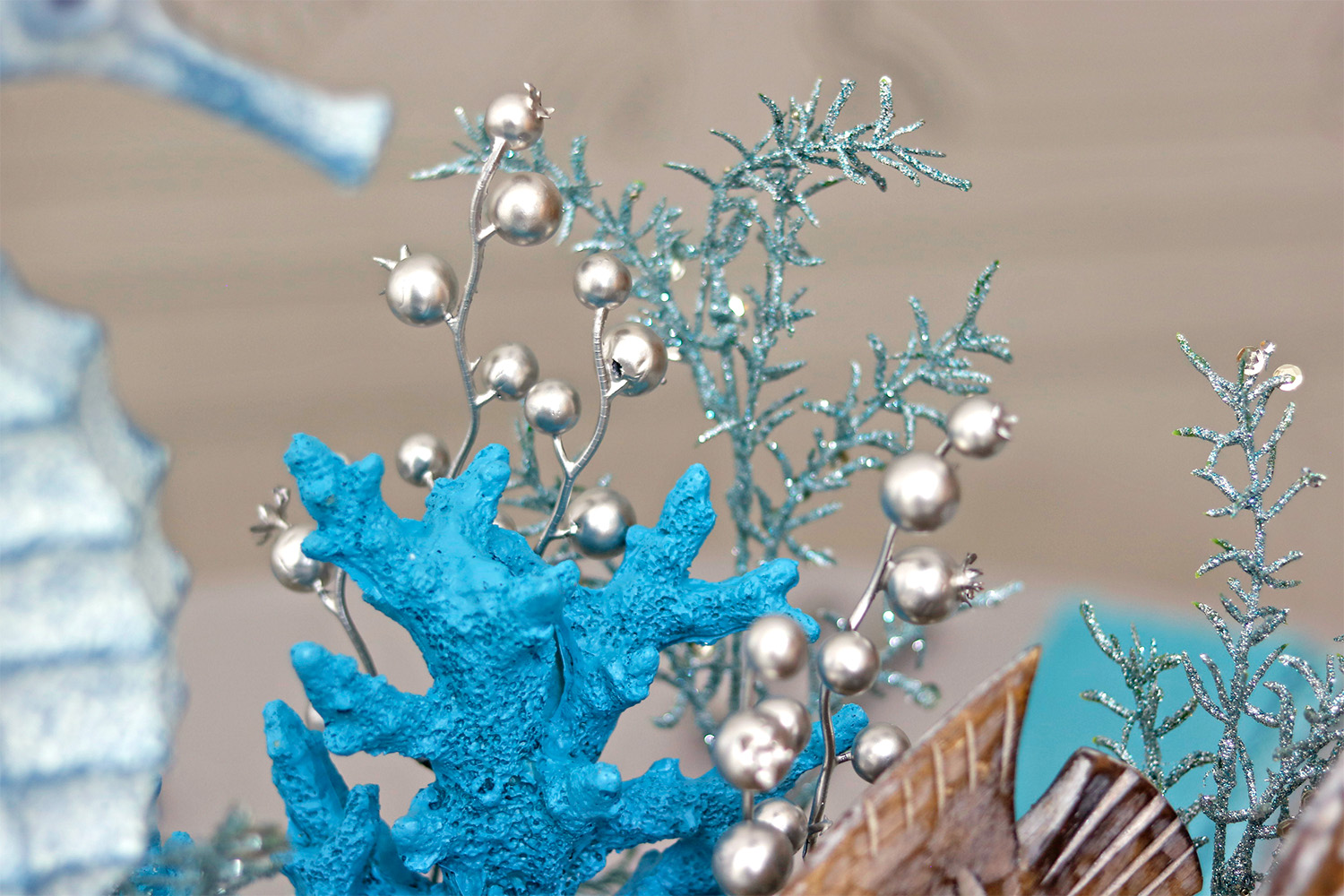 Ocean Bubbles Seahorse Centerpiece